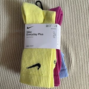Nike Everday Plus crew socks Dri-Fit size 6-10 women